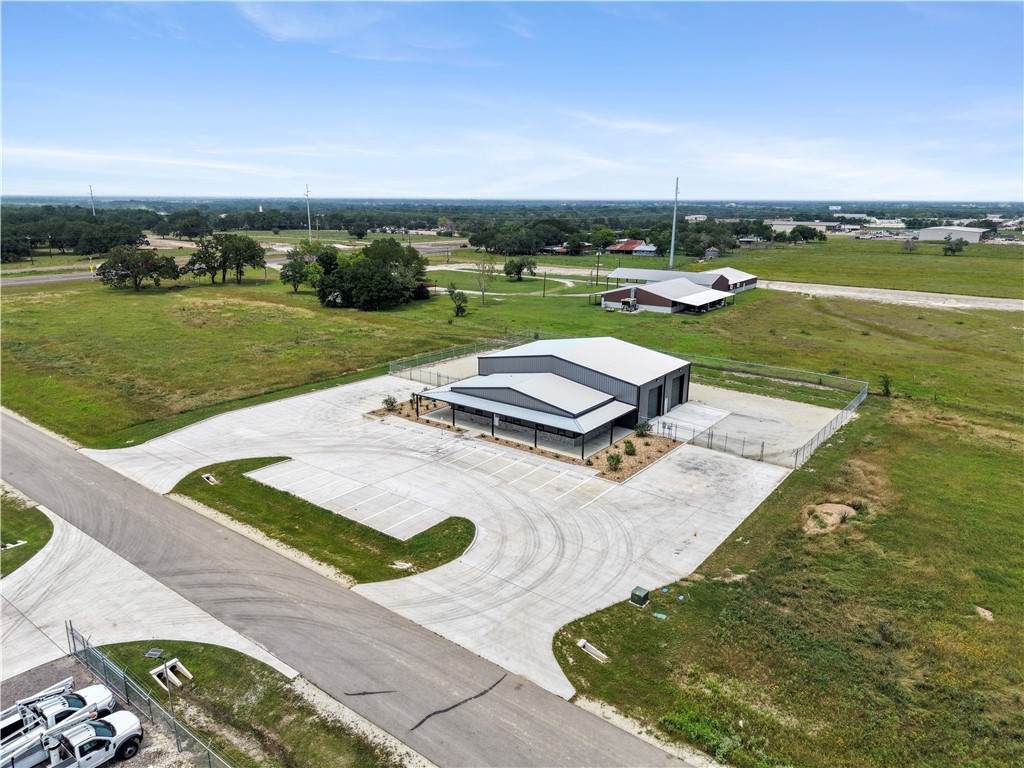 4025 King Air Dr - Photo 1
