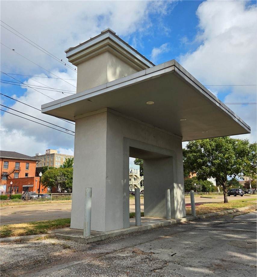 111 27th Street - Photo 1