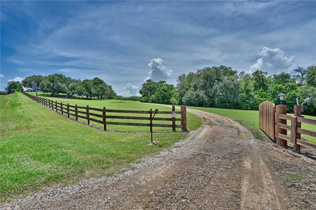 2375 Fm 2935 - Photo 1