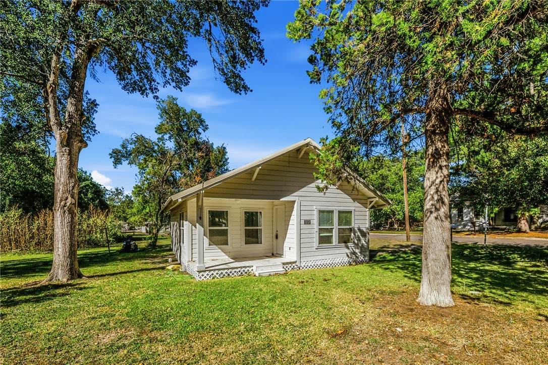 1117 Sycamore Street - Photo 1