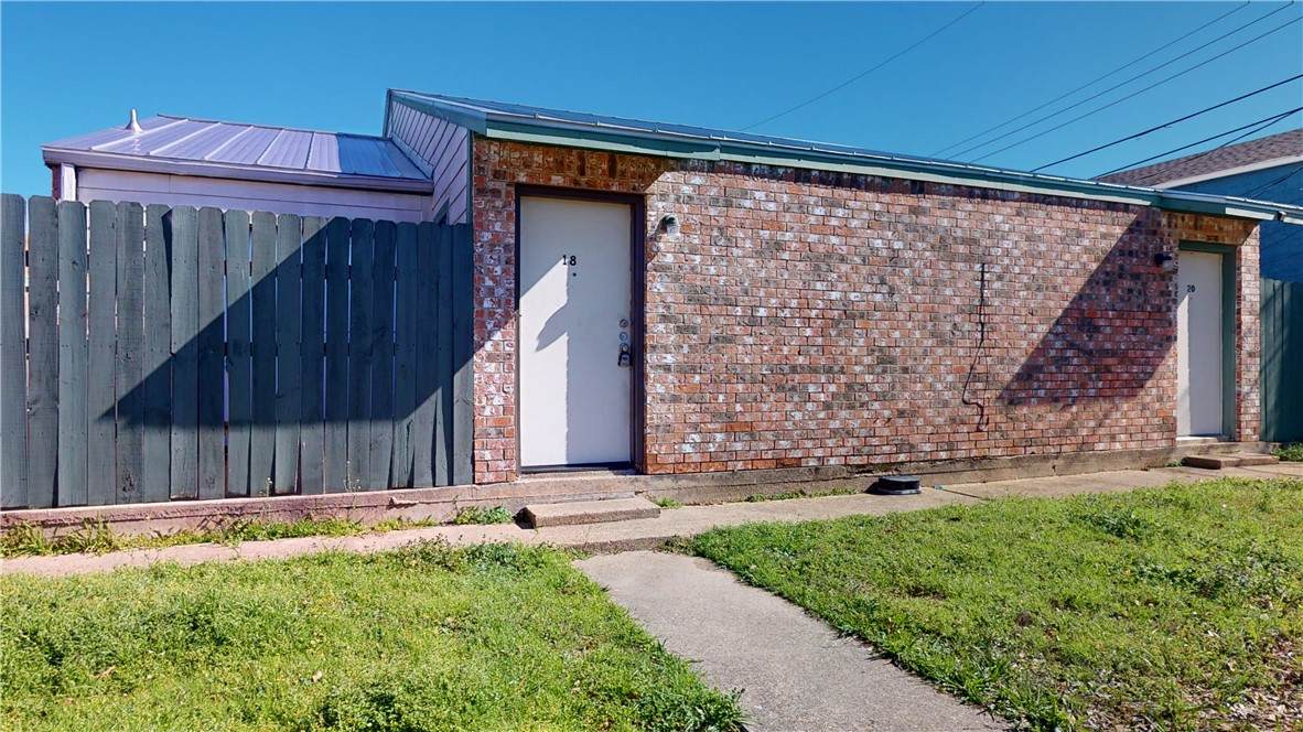 725 Peppertree Drive - Photo 1