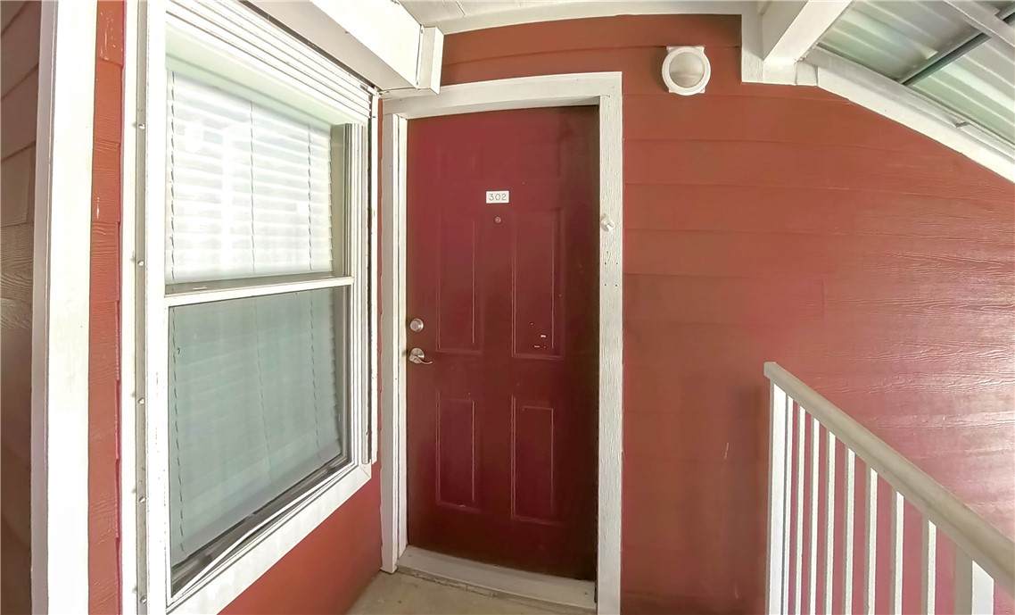 523 Southwest Parkway - Photo 1