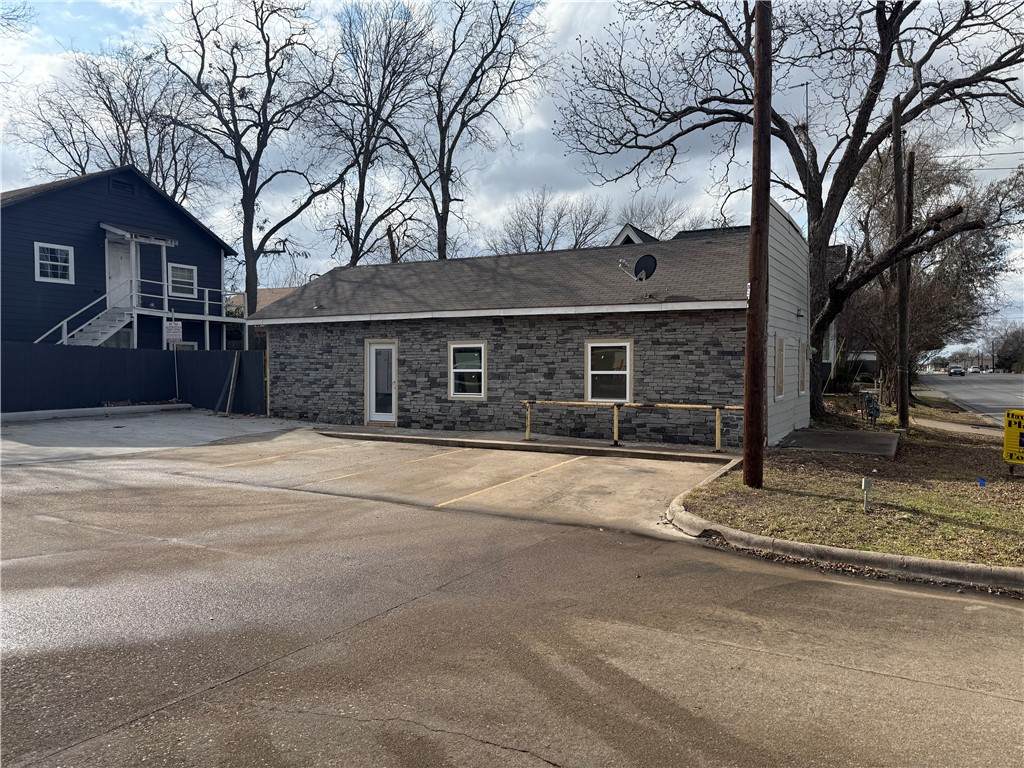 405 Wm J Bryan Parkway - Photo 1