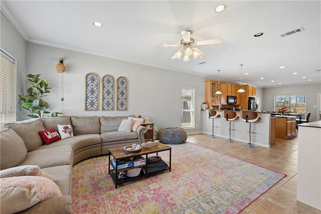 201 Richards Street - Photo 1