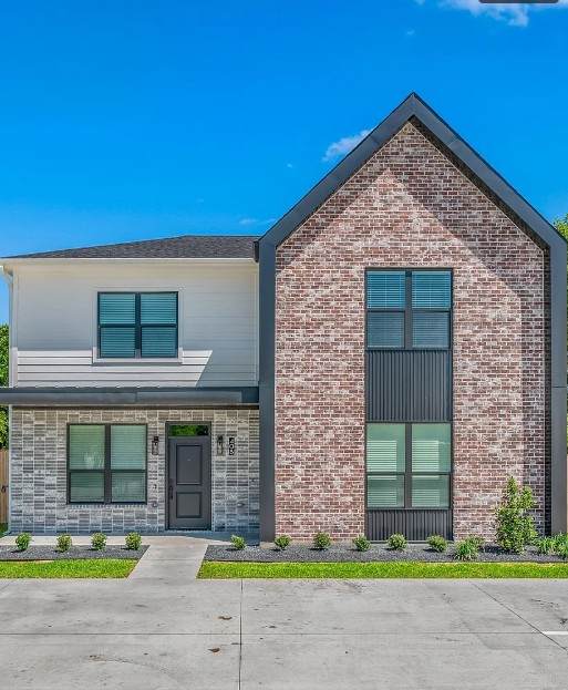 704 Eisenhower - Photo 1