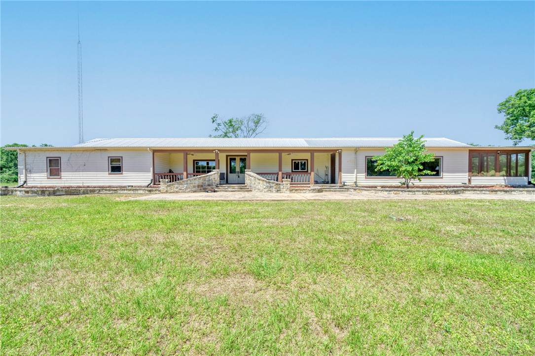 4442 Poteet Road - Photo 1