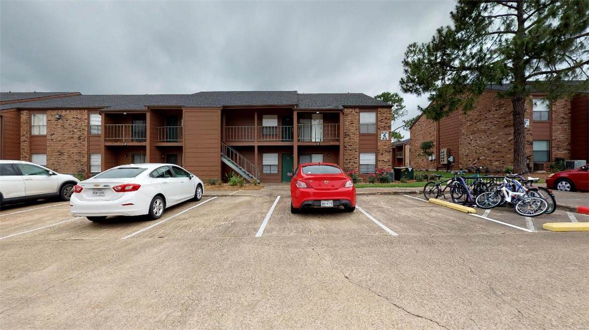 904 University Oaks Drive - Photo 1