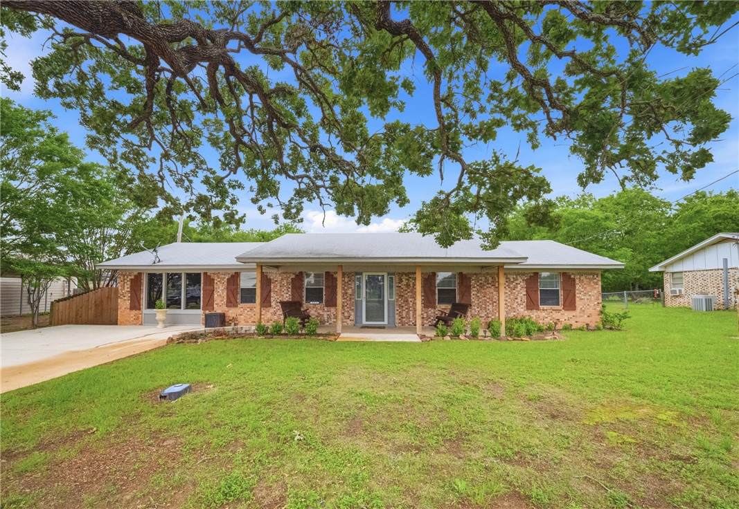 415 Decherd Street - Photo 1