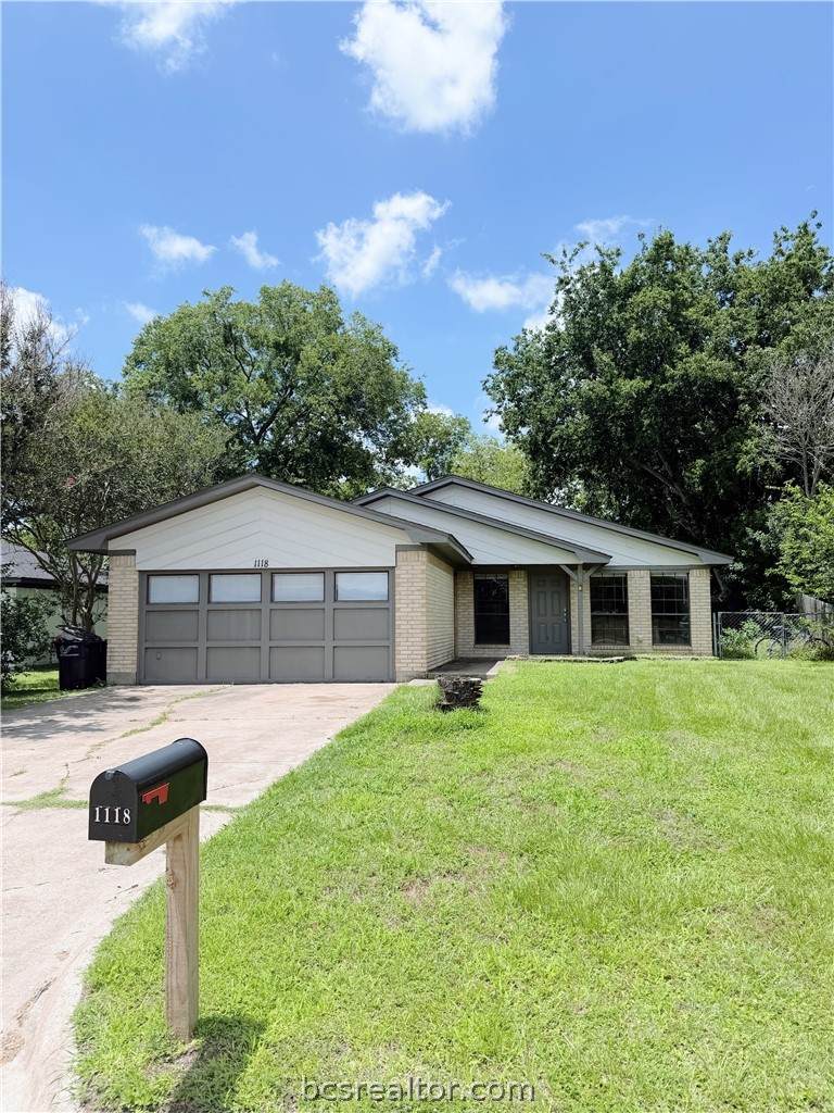 1118 Dexter Drive - Photo 1