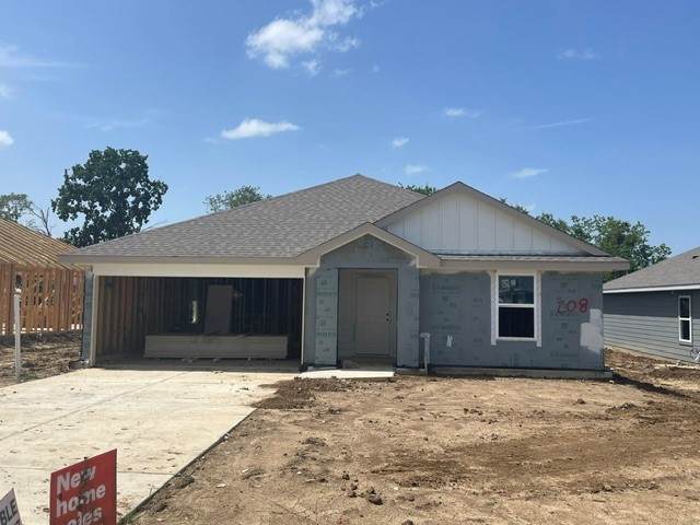 208 Paco Loop - Photo 1