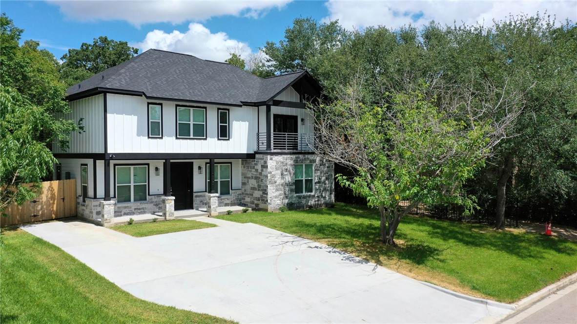 1307 Bayou Woods Drive - Photo 1