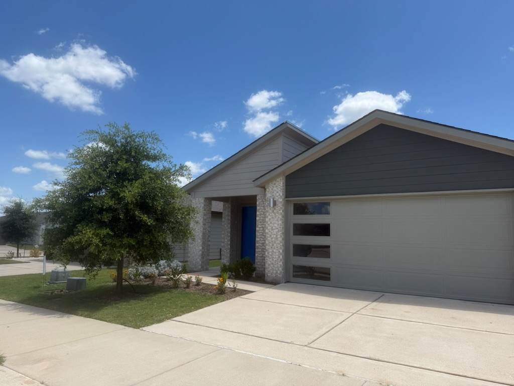 1235 Amistad Loop - Photo 1