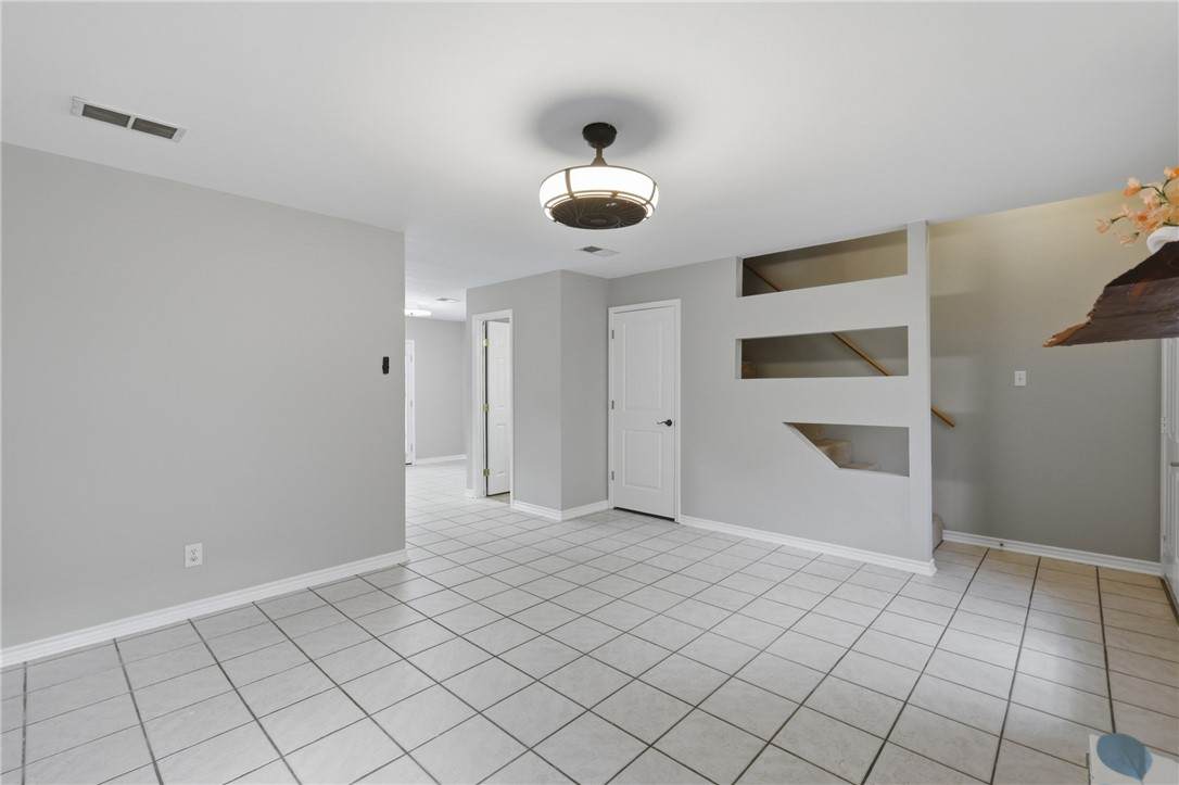 1904 Dartmouth Street - Photo 1