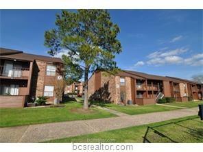 904 University Oaks - Photo 1