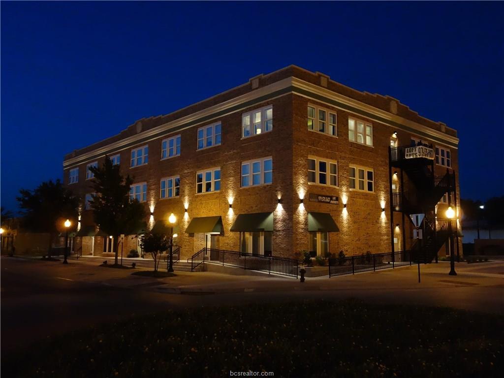 401 Main Street - Photo 1