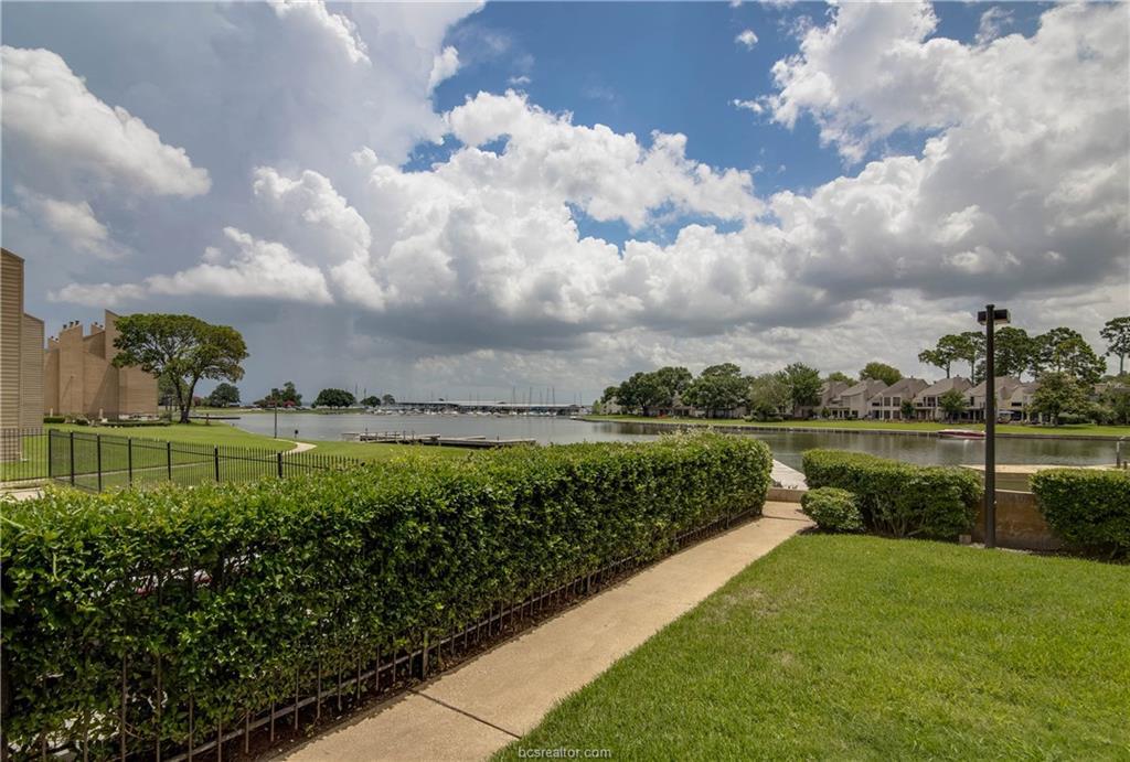 12500 Melville - Photo 1
