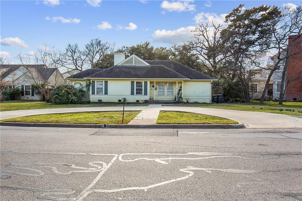 204 Pershing - Photo 1