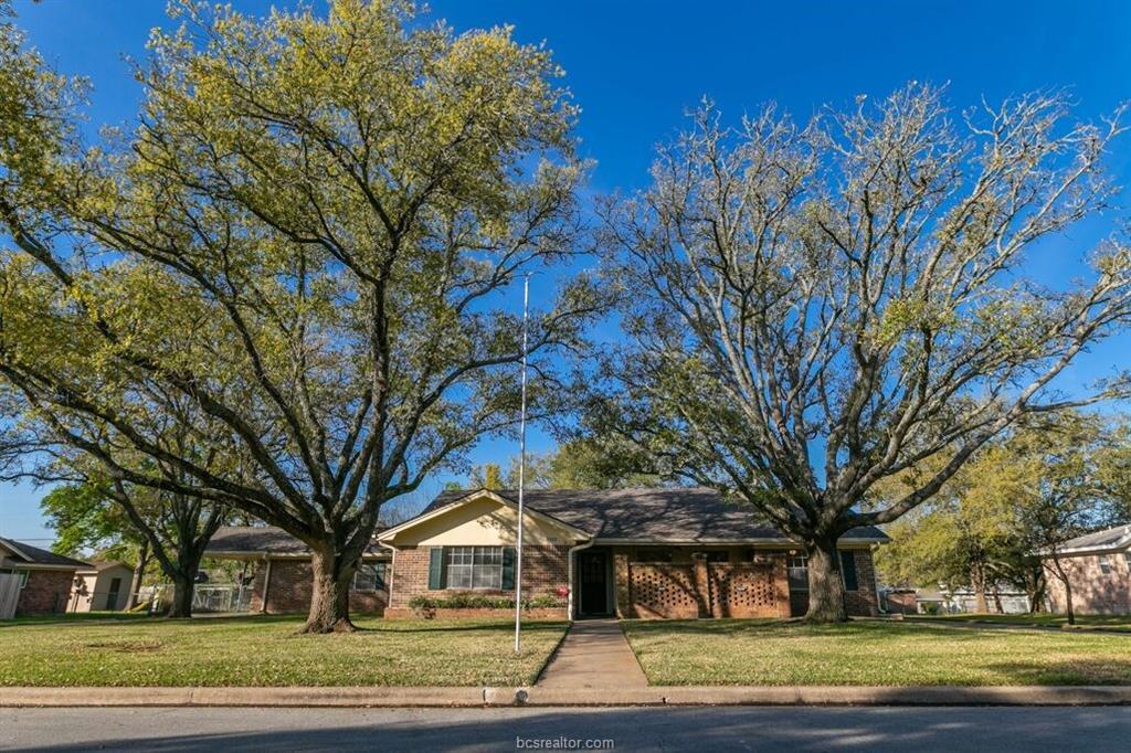 2322 Bristol Street - Photo 1