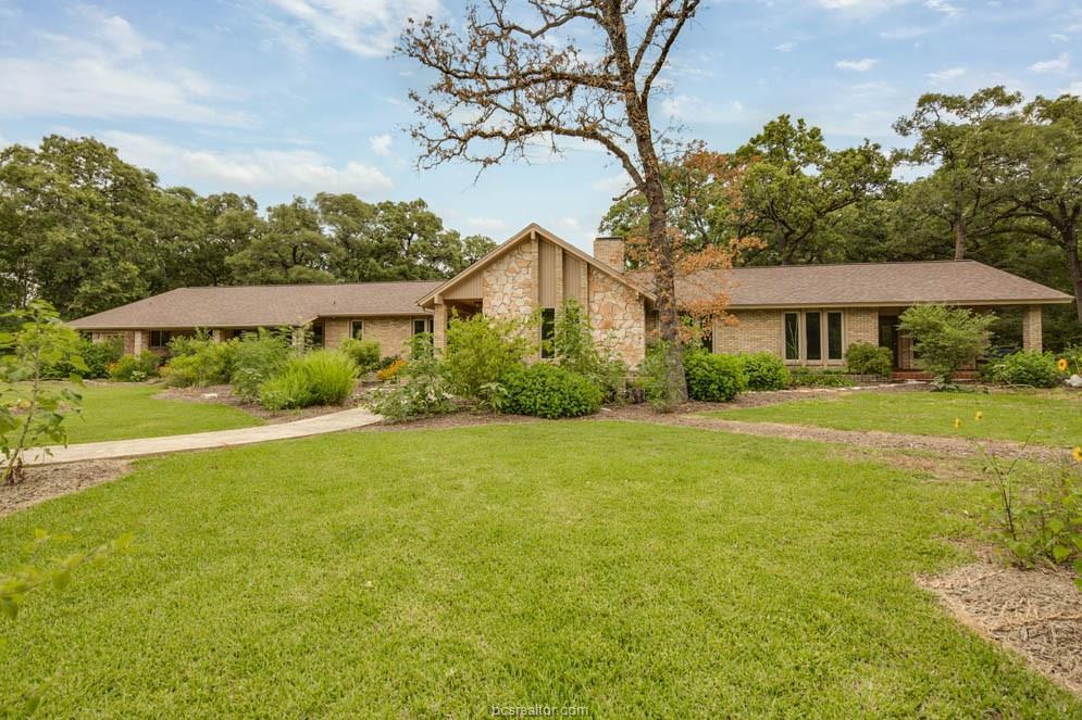 6015 Los Robles Drive - Photo 1