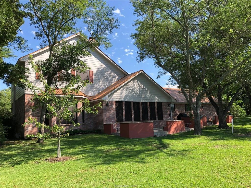 2711 Pinehurst - Photo 1