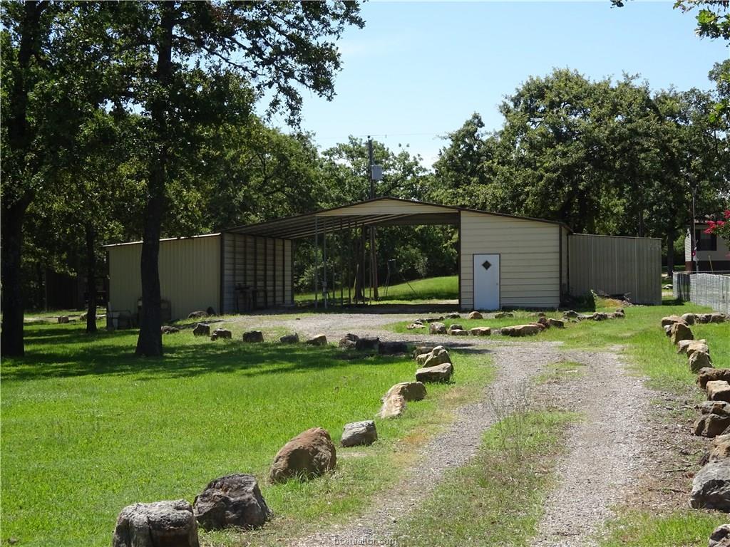 000 Lakeview Lane - Photo 1