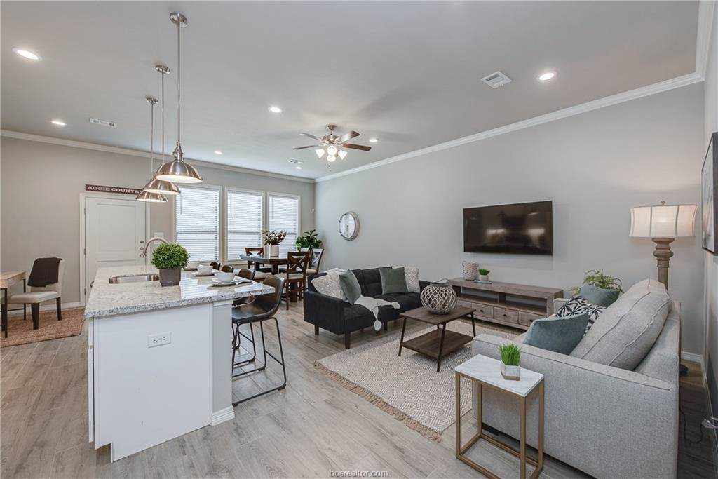 4105 Oaklawn Street - Photo 1