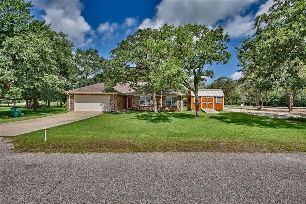 113 Fairway - Photo 1