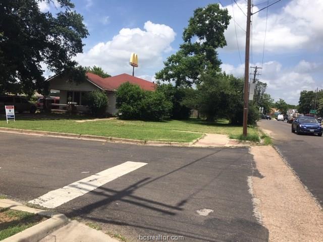 907 Magnolia Street - Photo 1