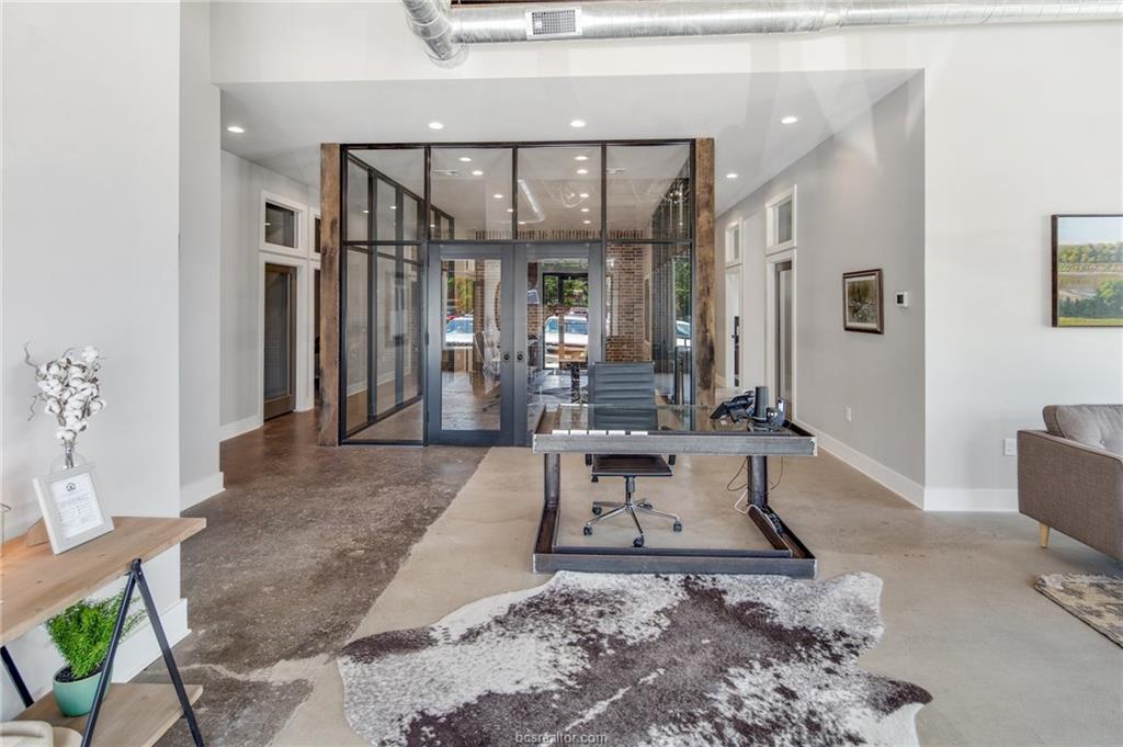 100 Parker - Photo 1