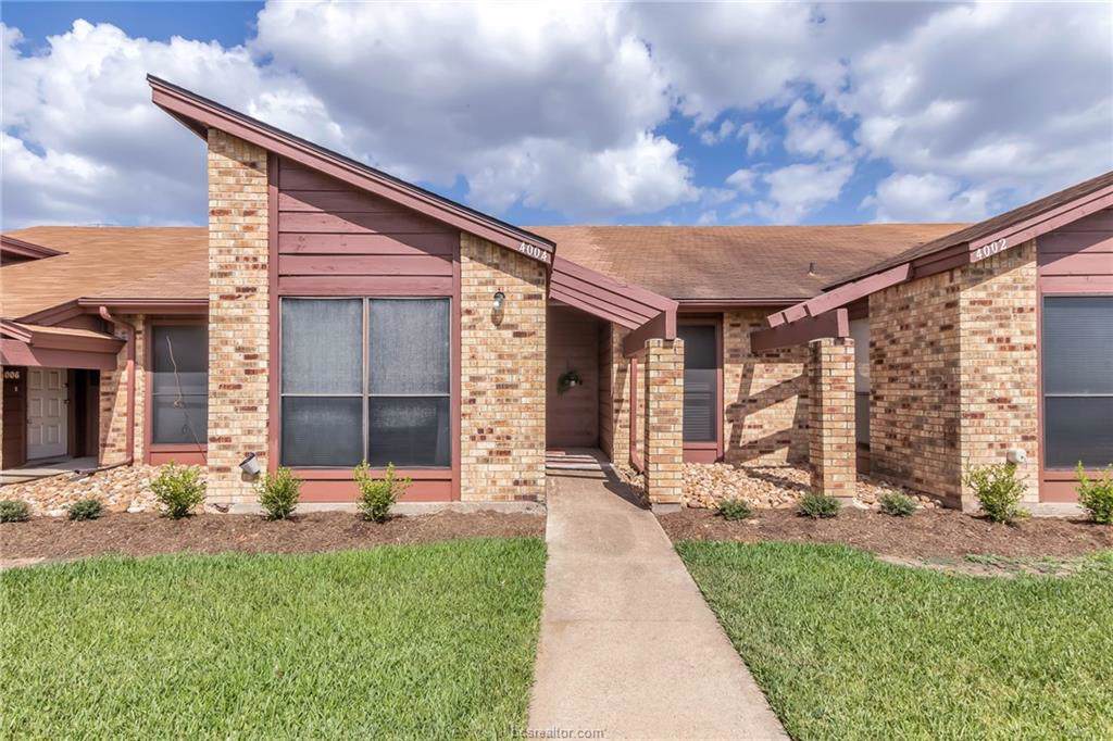 4004 Woodcrest Drive - Photo 1