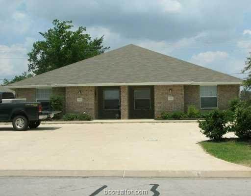 3704-3706 Oldenburg Lane - Photo 1