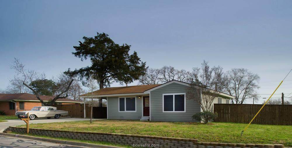 1017 Winding Road - Photo 1