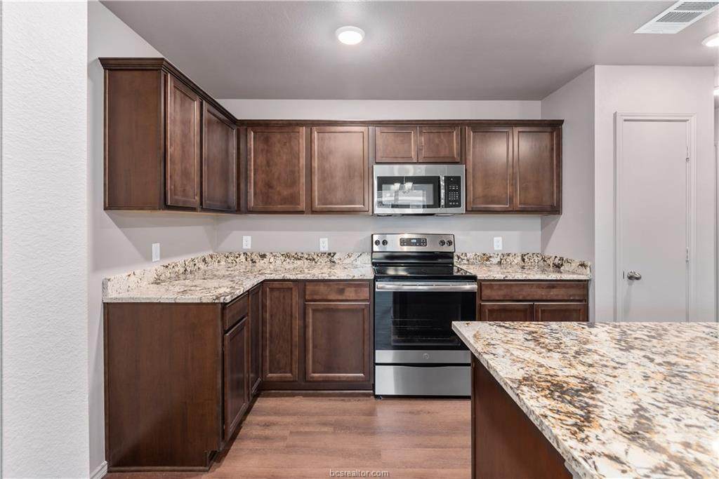 1932 Basil Court - Photo 1