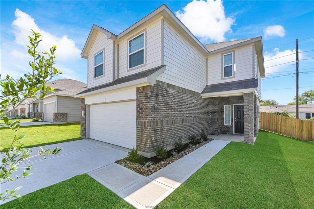 992 Crossing Drive - Photo 1