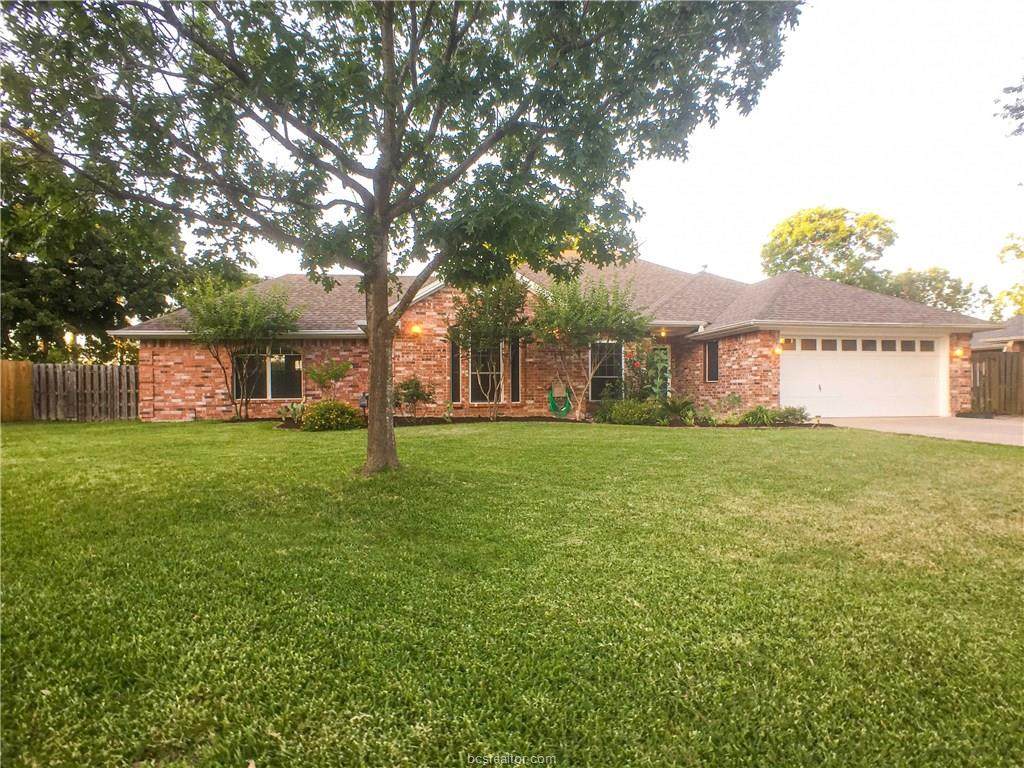 3403 Regal Row - Photo 1