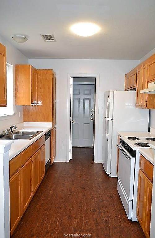 2518 Ashford Drive - Photo 1
