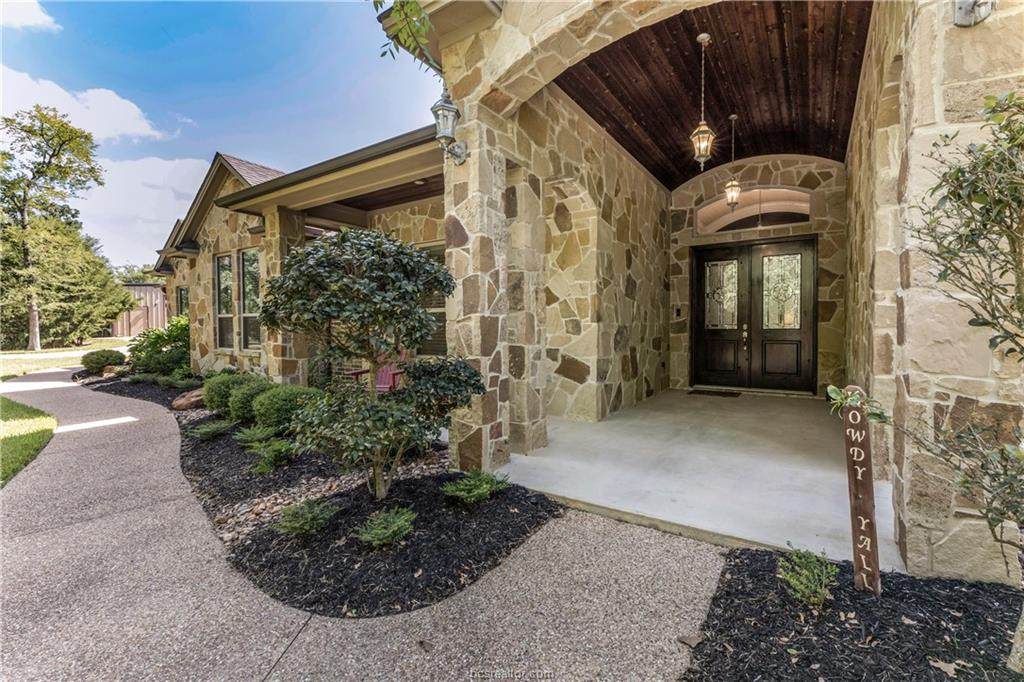 17899 Saddle Creek Drive - Photo 1