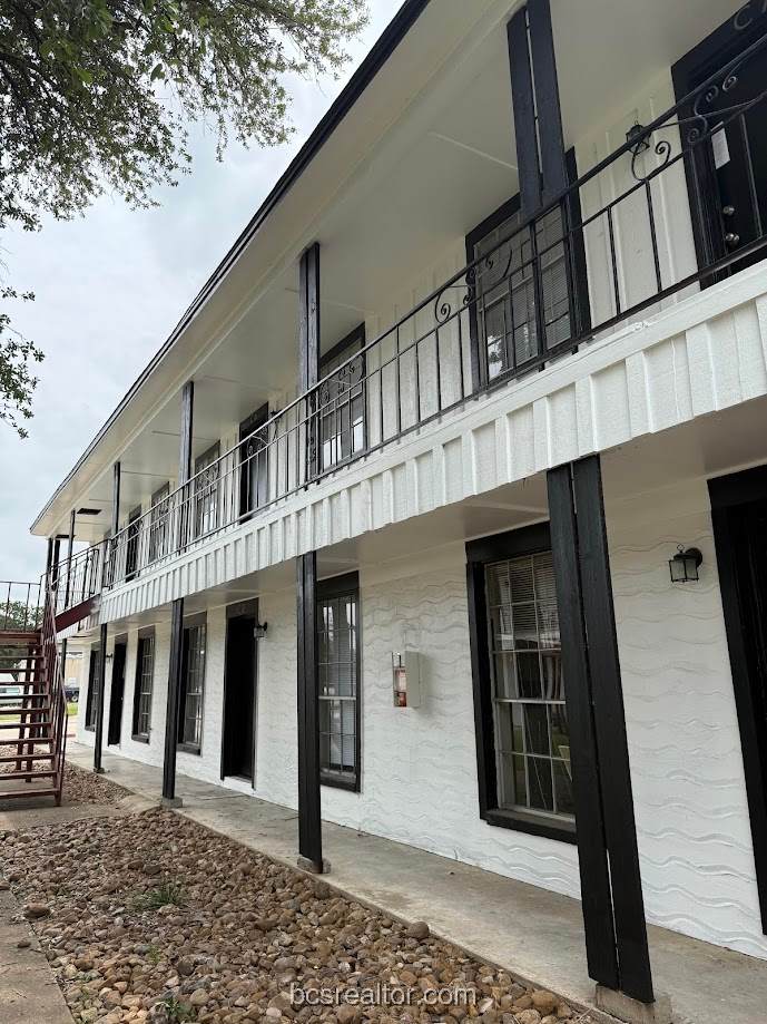 3300 College Avenue - Photo 1