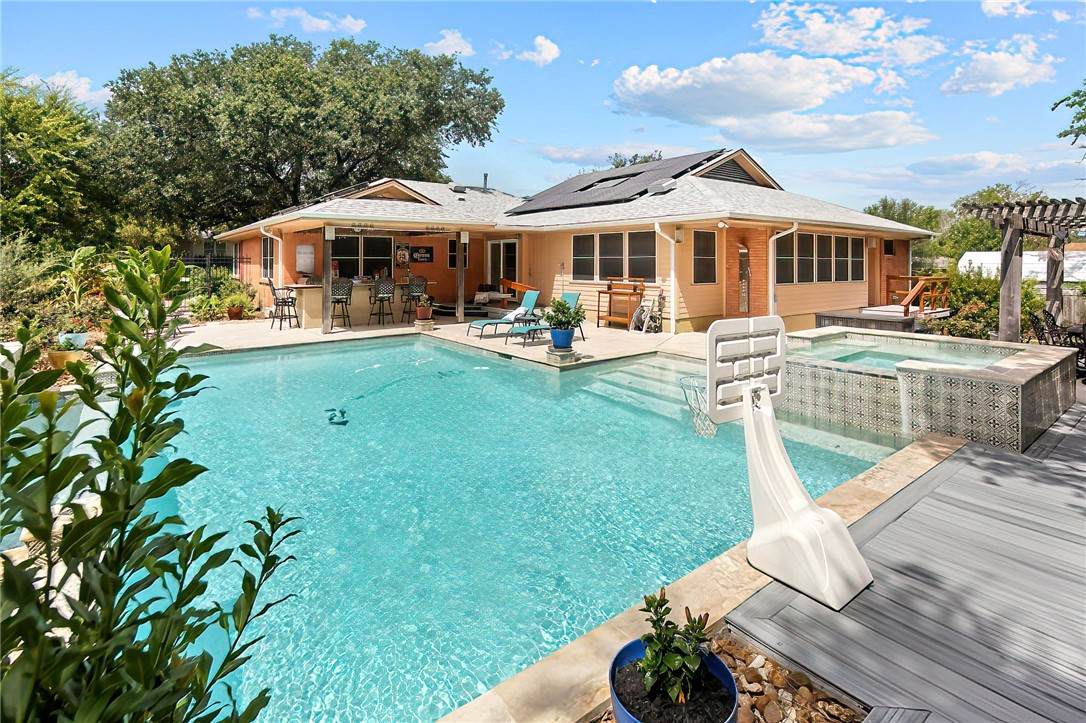 1013 Winding Road - Photo 1