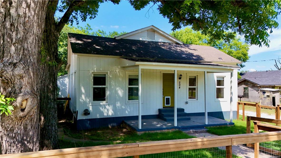 504 Pine Street - Photo 1