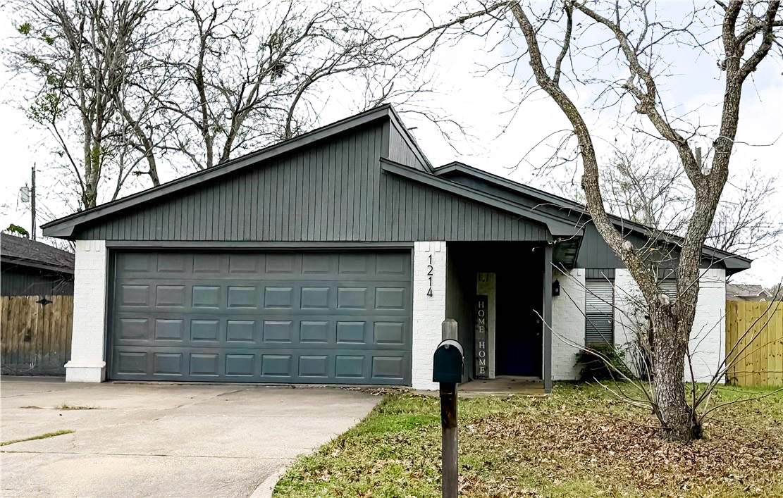 1214 Dexter Drive - Photo 1