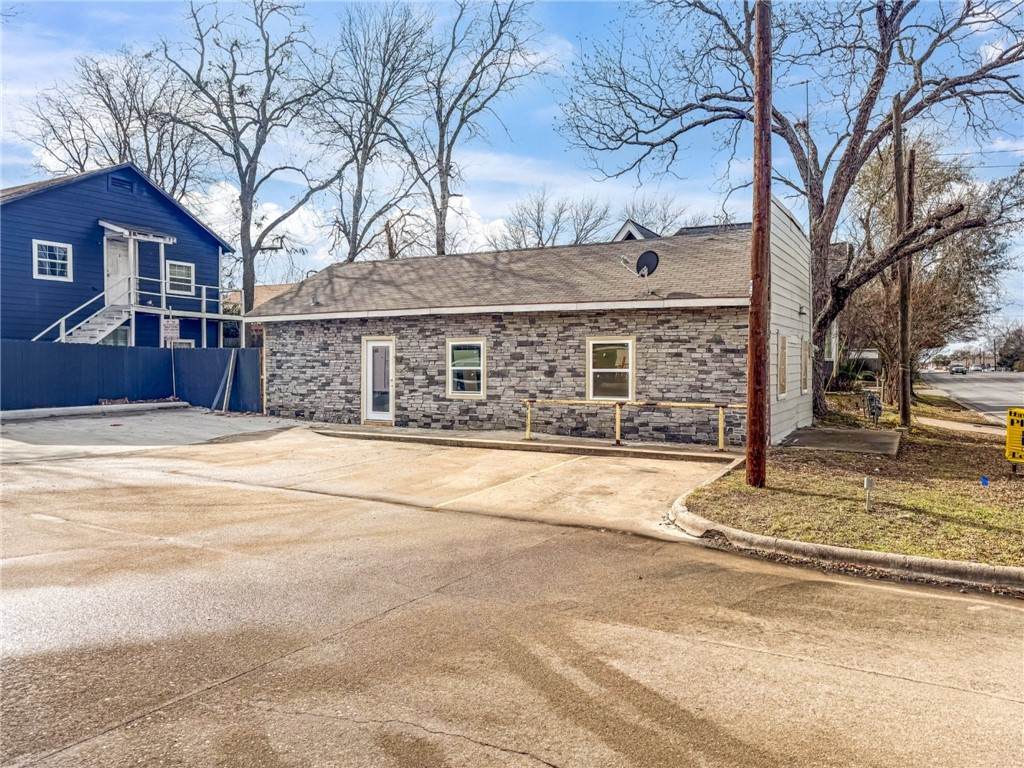 405 Wm J Bryan Parkway - Photo 1