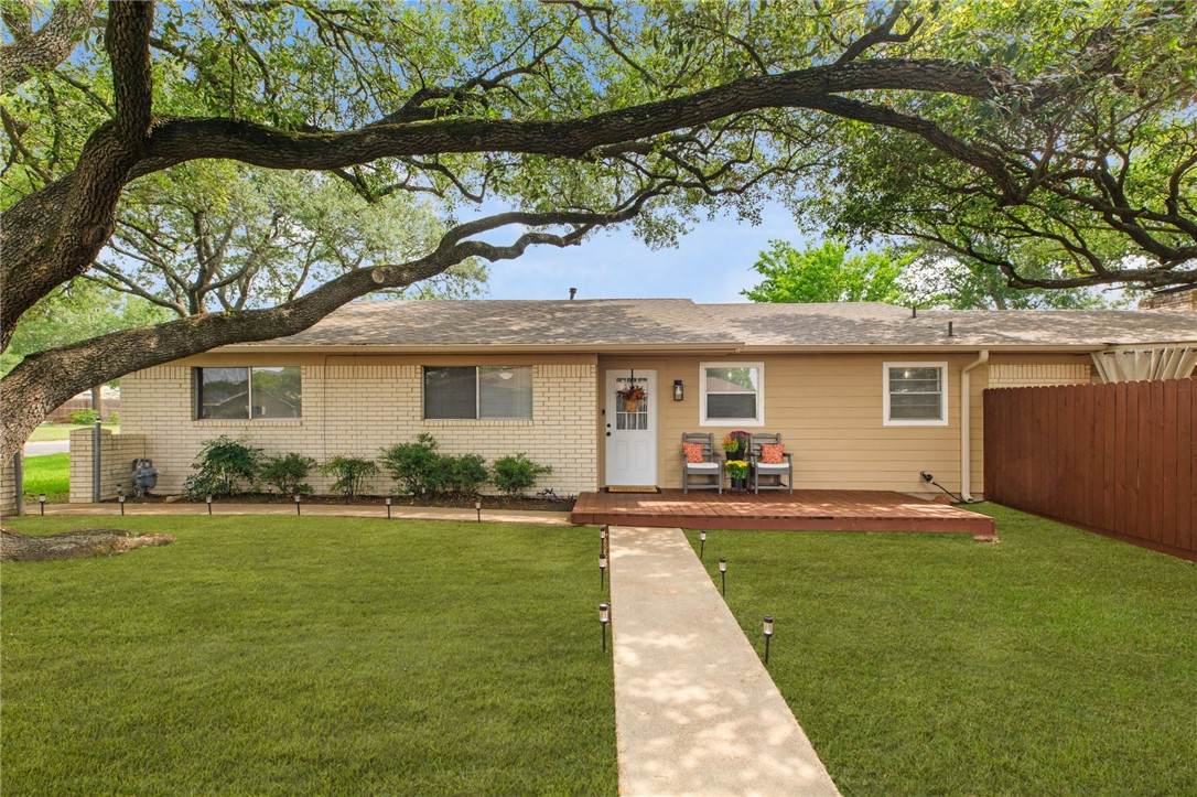 3902 Stillmeadow Drive - Photo 1