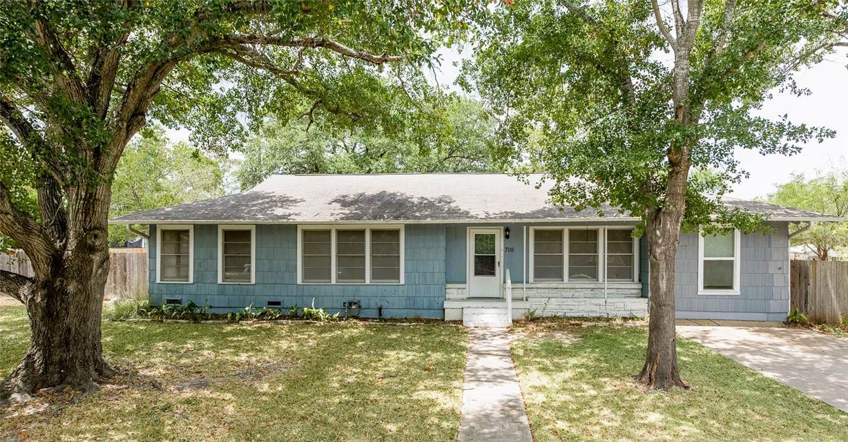 708 Broadmoor Drive - Photo 1