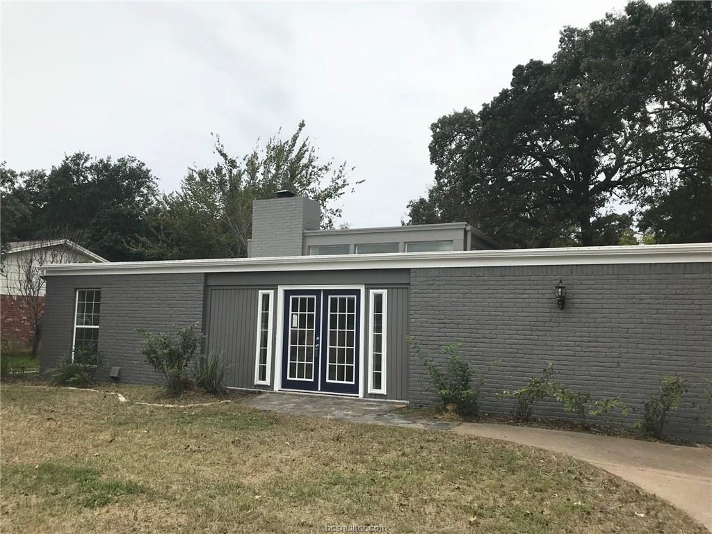 1013 Guadalupe Drive - Photo 1