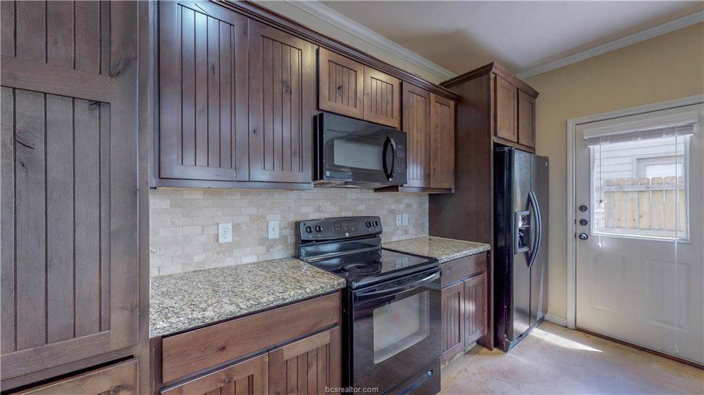 3357 Keefer - Photo 1