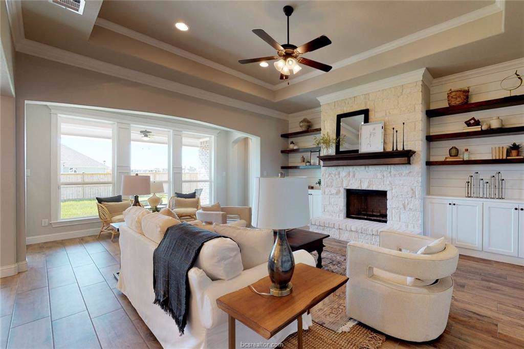 4240 Harding Way - Photo 1