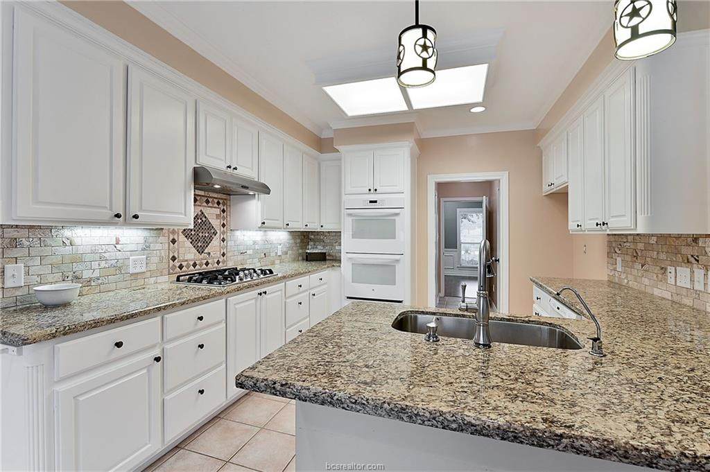 4910 Brompton Lane - Photo 1