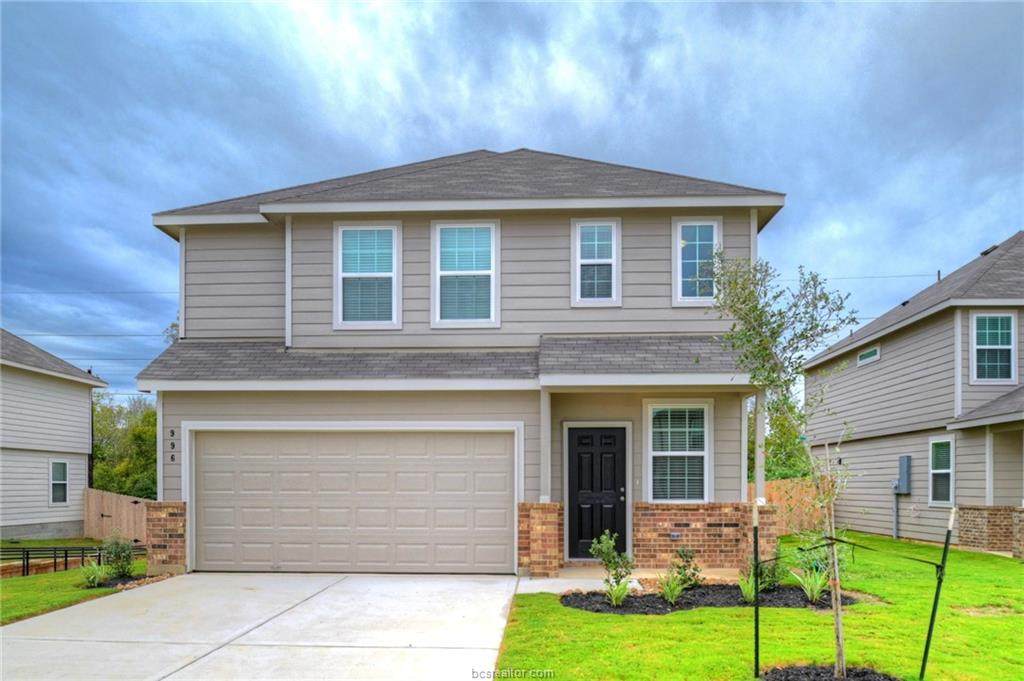 996 Crossing Drive - Photo 1