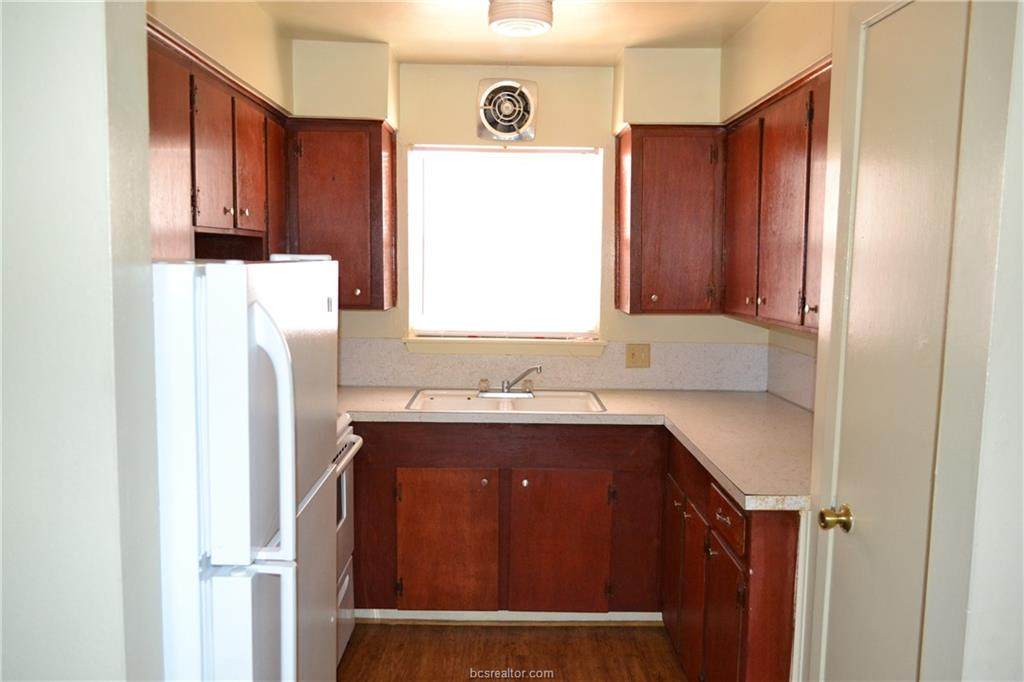 401 Lake Street - Photo 1